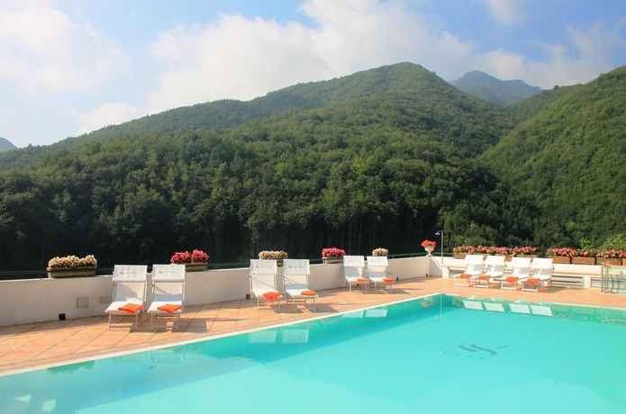 Imagen de los exteriores del Hotel Scapolatiello. Foto 9