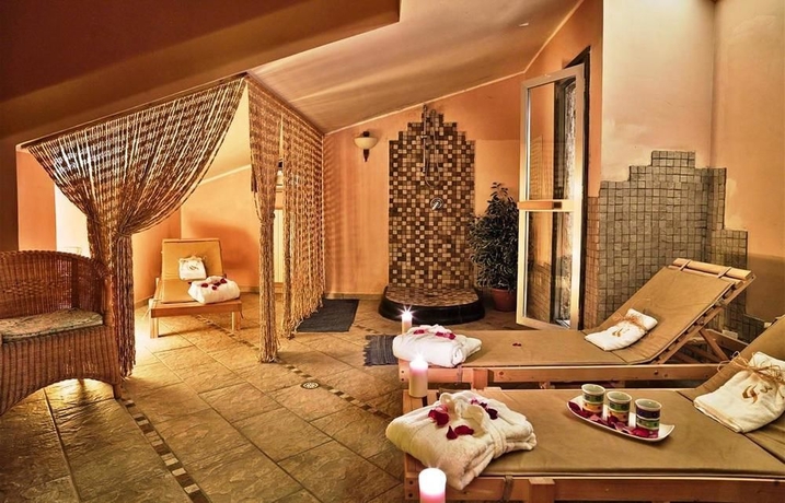 Imagen de la piscina del Hotel Scapolatiello. Foto 14