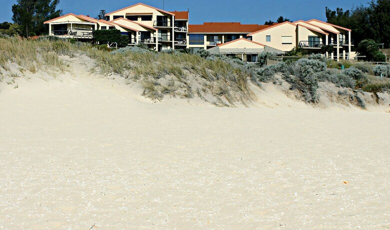 Imagen general del Hotel Scarborough and Absolutely Beachfront. Foto 4
