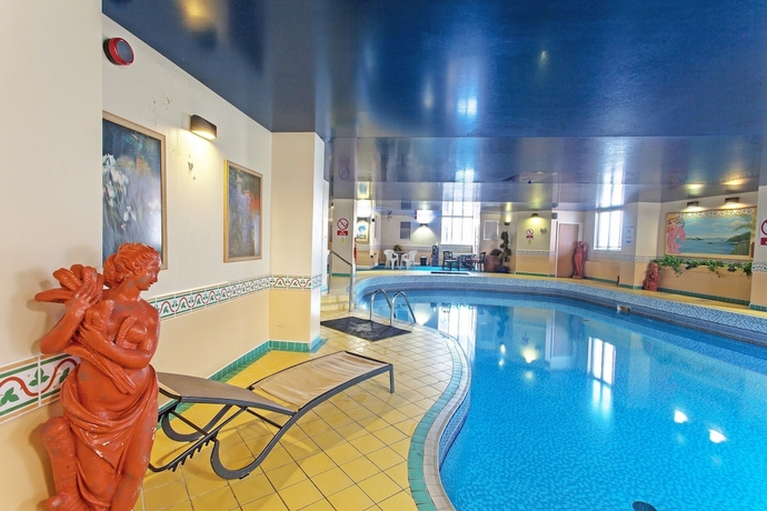 Imagen de la piscina del Hotel Scarisbrick. Foto 17