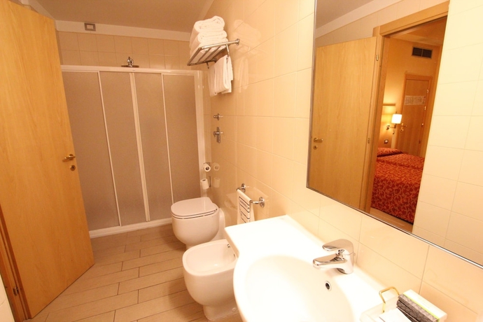 Imagen de la habitación del Hotel Scarlatti Hotel Milano. Foto 16