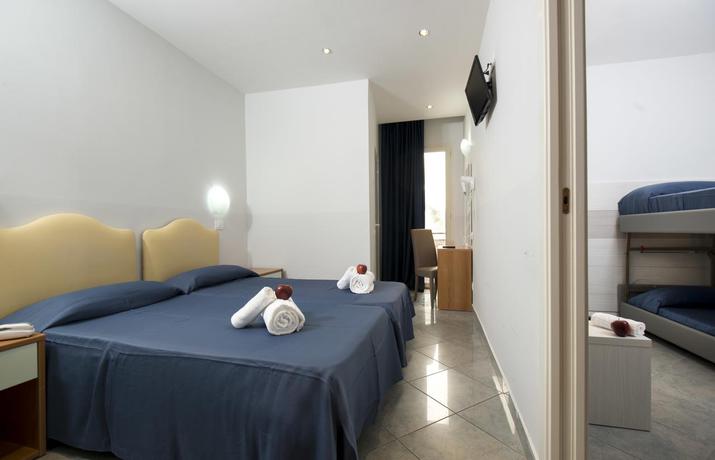 Imagen de la habitación del Hotel Scarlet. Foto 6