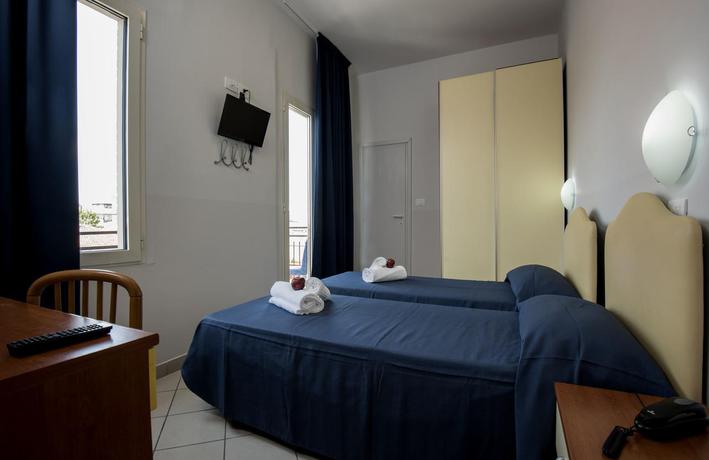 Imagen de la habitación del Hotel Scarlet. Foto 9