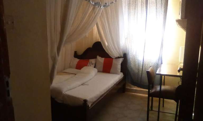 Imagen de la habitación del Hotel Scarlet Holiday Inn. Foto 8