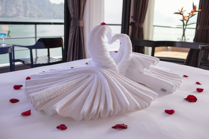 Imagen de la habitación del Hotel Scarlet Pearl Cruises. Foto 8