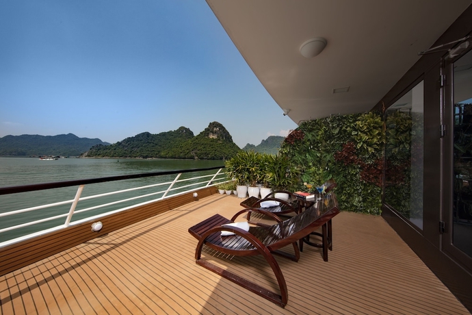 Imagen de la habitación del Hotel Scarlet Pearl Cruises. Foto 16