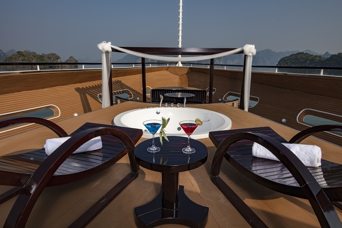 Imagen de la habitación del Hotel Scarlet Pearl Cruises. Foto 17