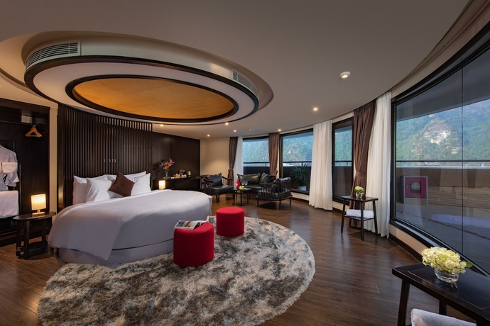 Imagen de la habitación del Hotel Scarlet Pearl Cruises. Foto 18