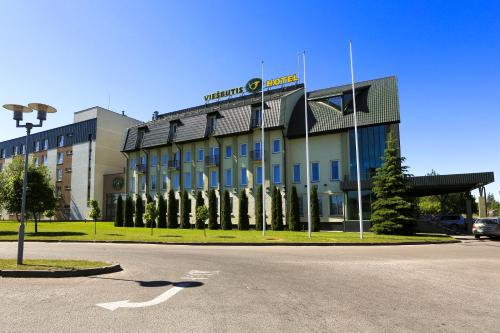 Imagen general del Hotel &Scaron;iauliu Krasto Medžiotojų Užeiga. Foto 2