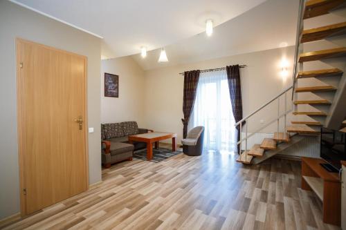 Imagen general del Hotel &Scaron;iauliu Krasto Medžiotojų Užeiga. Foto 6