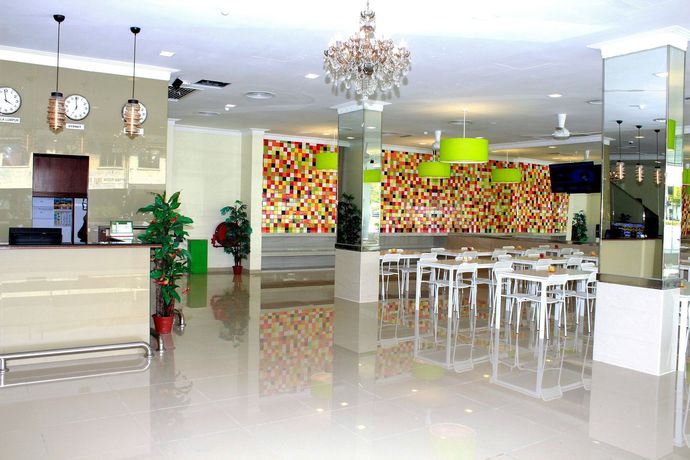 Imagen de los interiores del Hotel Scc City Centre. Foto 15