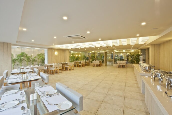 Imagen del bar/restaurante del Hotel Scenaria. Foto 17