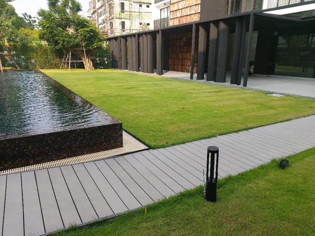 Imagen de la piscina del Hotel Scene Bangkok Noi. Foto 20