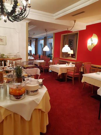 Imagen del bar/restaurante del Hotel Schedlers L&ouml;wenhotel Garni. Foto 5