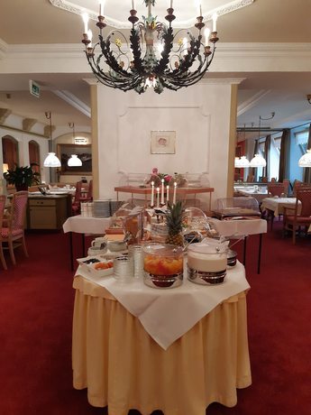 Imagen del bar/restaurante del Hotel Schedlers L&ouml;wenhotel Garni. Foto 6
