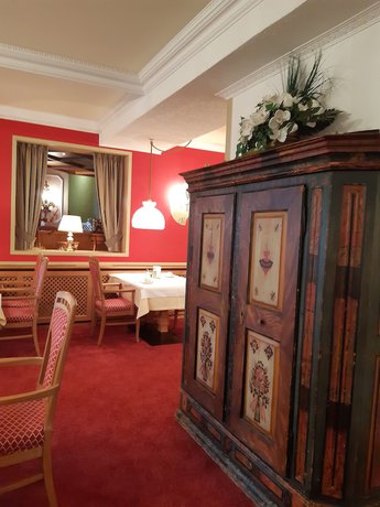 Imagen del bar/restaurante del Hotel Schedlers L&ouml;wenhotel Garni. Foto 8
