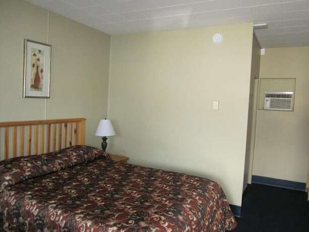 Imagen de la habitación del Hotel Schell Motel. Foto 16