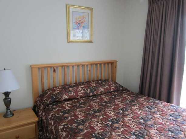 Imagen de la habitación del Hotel Schell Motel. Foto 19