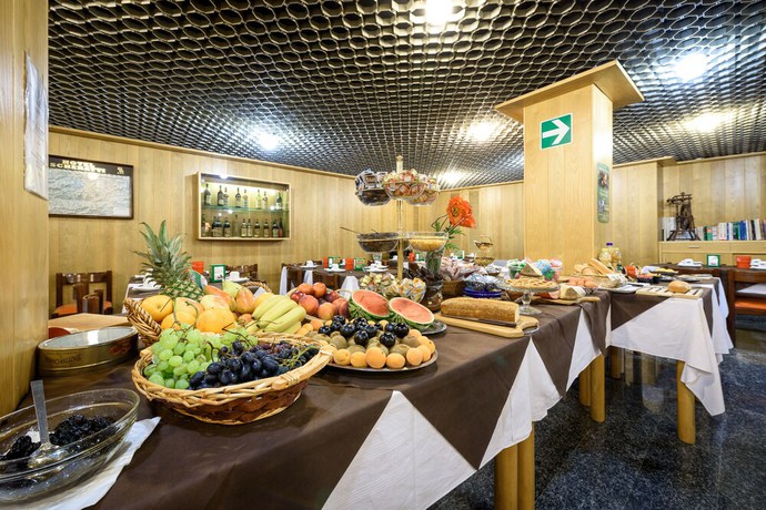 Imagen del bar/restaurante del Hotel Schenatti. Foto 5