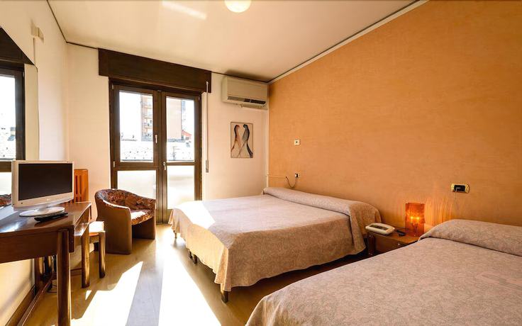 Imagen de la habitación del Hotel Schenatti. Foto 13