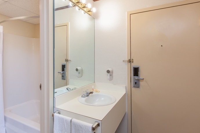 Imagen de la habitación del Hotel Schenectady Inn and Suites. Foto 16