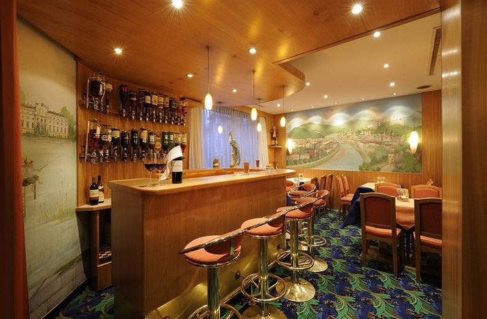 Imagen del bar/restaurante del Hotel Scherer. Foto 5