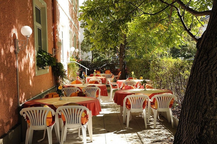 Imagen del bar/restaurante del Hotel Scherer. Foto 6