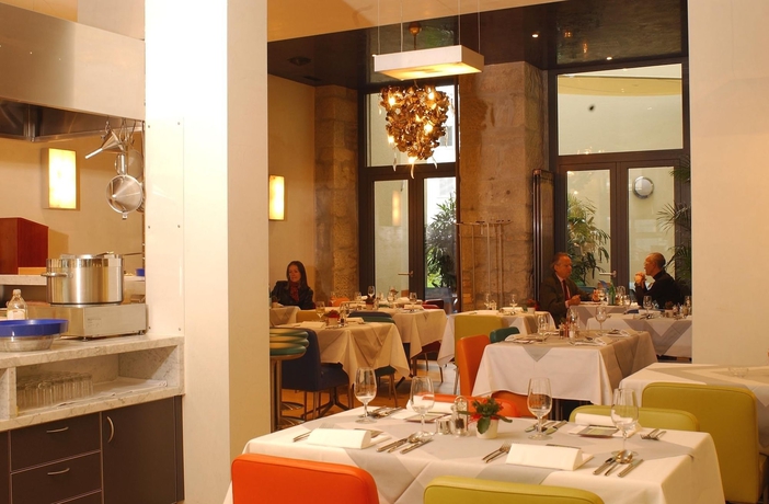 Imagen de los interiores del Hotel Scheuble. Foto 16