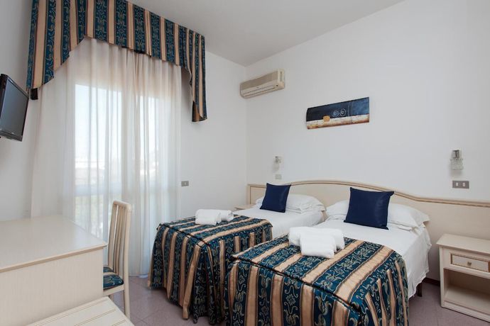 Imagen de la habitación del Hotel Schiller, Cervia. Foto 9