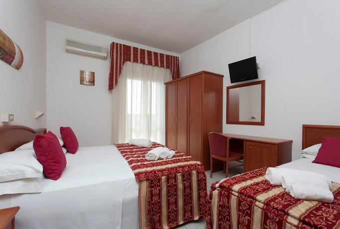 Imagen de la habitación del Hotel Schiller, Cervia. Foto 11