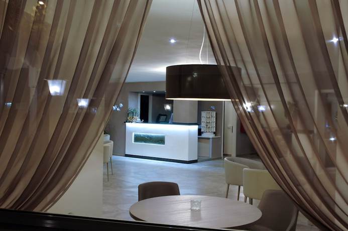 Imagen de los interiores del Hotel Schiller, Cervia. Foto 20