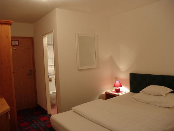 Imagen de la habitación del Hotel Schindler. Foto 6