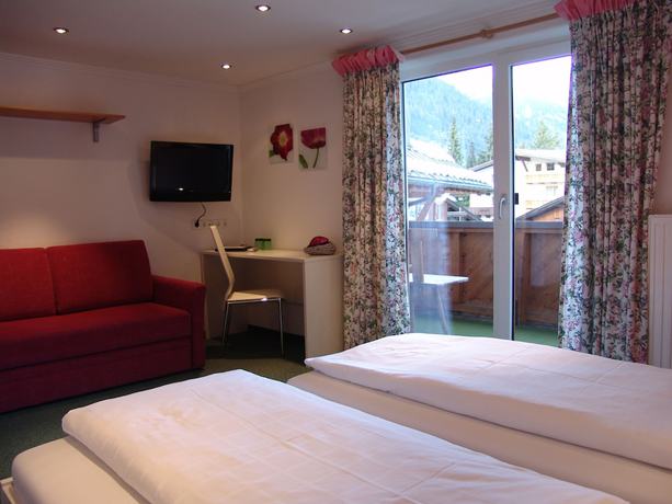 Imagen de la habitación del Hotel Schindler. Foto 18