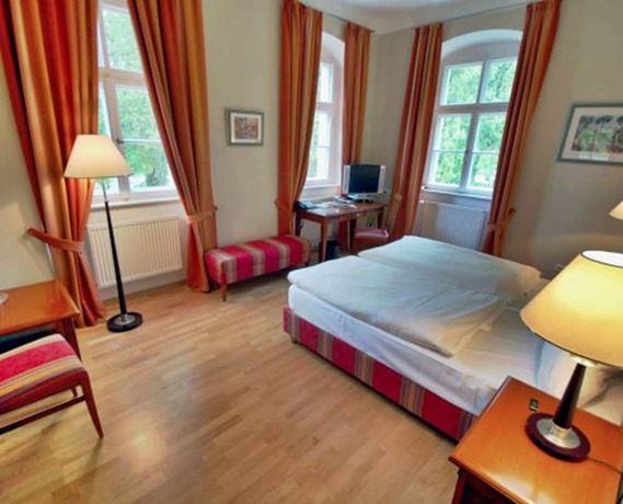 Imagen de la habitación del Hotel Schloss Burgellern. Foto 11