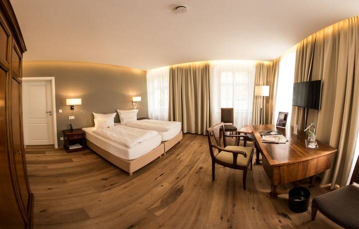 Imagen de la habitación del Hotel Schloss Burgellern. Foto 16