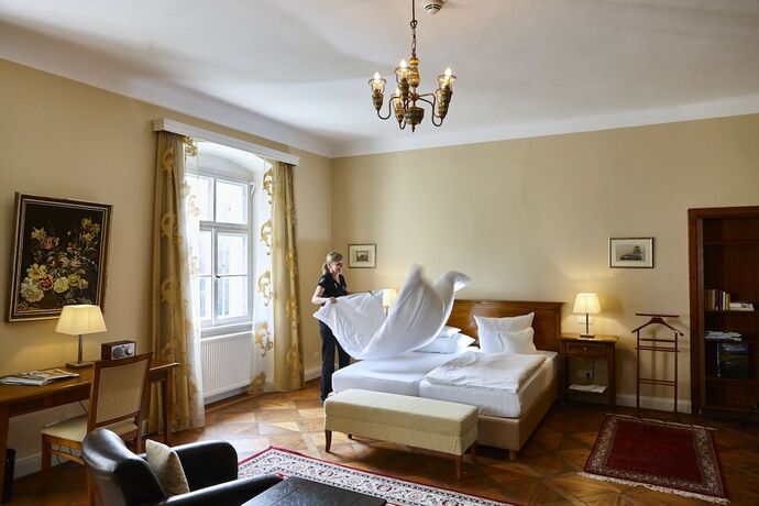 Imagen de la habitación del Hotel Schloss Burgellern. Foto 19