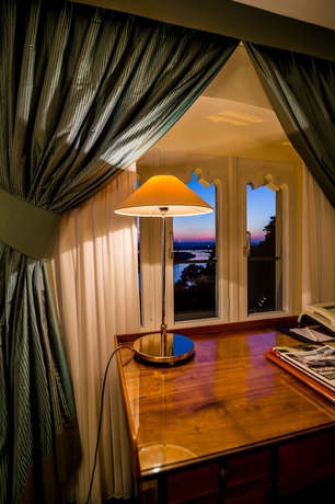 Imagen de la habitación del Hotel Schloss Eckberg. Foto 4