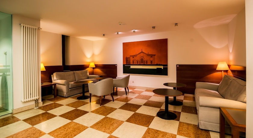 Imagen de los interiores del Hotel Schloss Eckberg. Foto 15