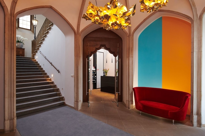 Imagen de los interiores del Hotel Schloss Eckberg. Foto 18