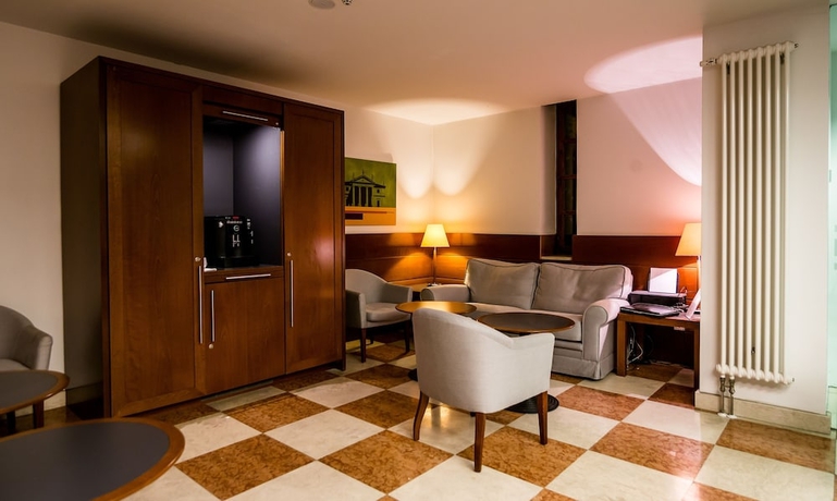 Imagen de los interiores del Hotel Schloss Eckberg. Foto 19