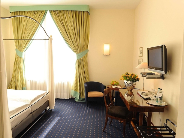 Imagen de la habitación del Hotel Schloss Eckberg. Foto 7