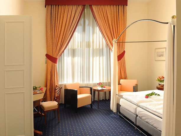 Imagen de la habitación del Hotel Schloss Eckberg. Foto 10