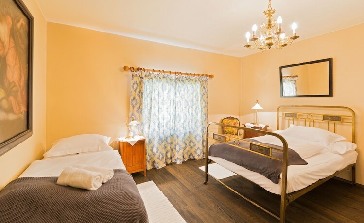 Imagen de la habitación del Hotel Schloss Ernegg. Foto 17