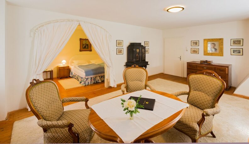 Imagen de la habitación del Hotel Schloss Ernegg. Foto 19