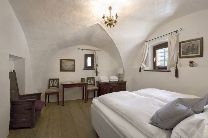Imagen de la habitación del Hotel Schloss Freudenstein. Foto 10