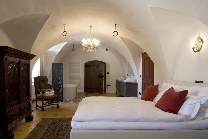 Imagen de la habitación del Hotel Schloss Freudenstein. Foto 13