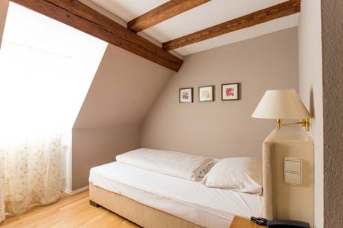 Imagen de la habitación del Hotel Schloss Heinsheim. Foto 8