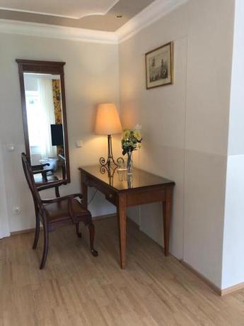 Imagen de la habitación del Hotel Schloss Kurhotel Strobl. Foto 6