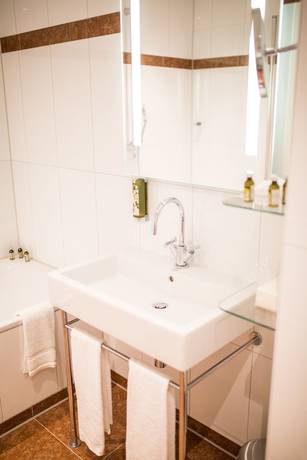 Imagen de la habitación del Hotel Schloss Leitheim. Foto 3