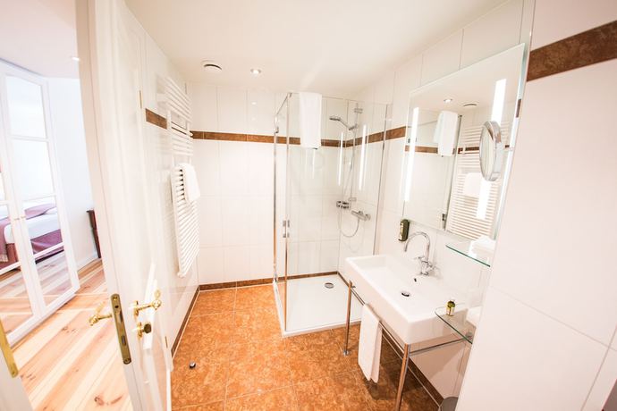 Imagen de la habitación del Hotel Schloss Leitheim. Foto 14